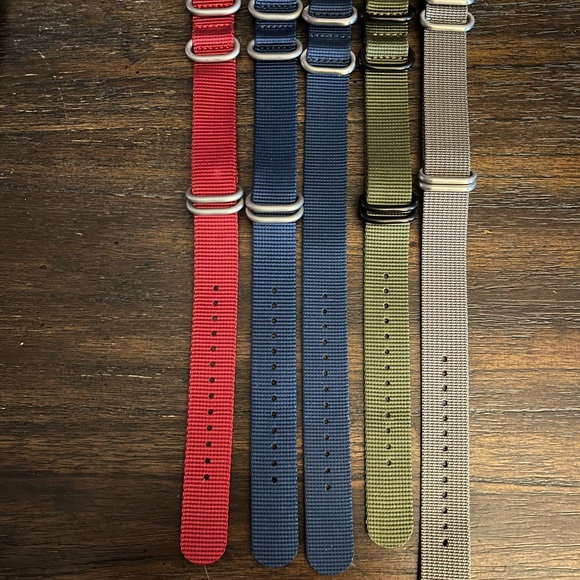 Hamilton Khaki Field Automatic Silver Dial Men’s Watch & 29 NATO/Zulu Straps - Picture 5 of 17